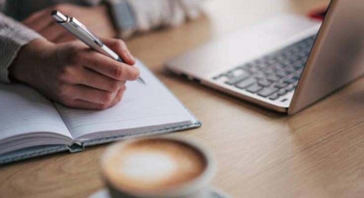 From Broad Topics to Key Web Papers Using AI